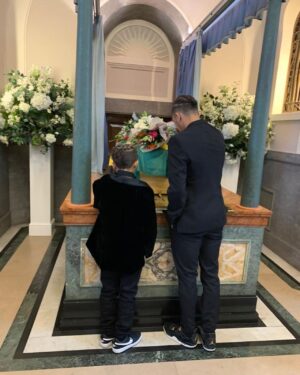 Mark Rhino Smith Instagram - Yesterday I laid my Mum Pauline Yvonne Smith Rest 🙏🏾❤️💐 I want to say a big thank you to all my family and friends and all of you for your support and well wishes. Please tell your loved ones, that you love them over and over again. Be kind, live your live life and pursue your dreams big or small. Mum I love you and I know you will be making friends wherever you are now 😍 Thank you to all my boys that I grew up with, we haven’t all been together for over 30 years ❤️