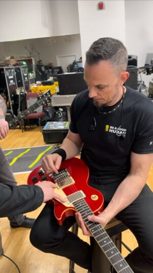 Mark Tremonti Instagram - Thanks for all the amazing happy birthday wishes, much love to everyone!! Just thought I’d share the special moment when I was reunited with the guitar that I grew up with, the guitar that taught me how to play. Sadly, it was stolen on one of our first Creed tours and I was heartbroken. For one of the most epic gifts I’ve ever received, my manager @timothysonoftimothy pulled off the impossible and hunted it down. I’m forever grateful brother man!
Hope everyone is ready for the big @officialcreedpage  cruise, can’t wait to celebrate my birthday with you all!