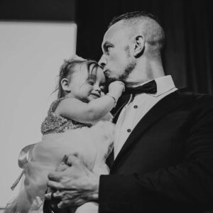 Mark Tremonti Instagram - Happy 2nd birthday to my baby girl @stellamonroeelizabeth …she’s inspired so many to do so much in so little time!
@vlmvictoria @austentremonti @pearsontremonti