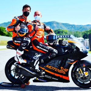 Mark Webber Instagram - In 1991 I attended my first World Championship Motorcycle Race at Eastern Creek Sydney. My love for the sport has never diminished. Characters and special relationships with extreme loyalty isn’t unusual with this group, it’s the sensational highs and the brutally tough lows that brings the two wheel community together. 

Ticked a massive one off the bucket list yesterday with a 2 up ride with @francobattaini 💩😳
I thought I would create a little bit of theatre by doing the stoppy with my feet off the pegs, I then realised that I was going to do the stoppy landing on my nuts!🥴🙄

Thanks @alpinestars and @mugellocircuit 🙏👍🏼 #magic