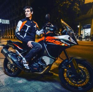 Mark Webber Instagram - The missile in the Adventure Bike category, @ktm_official 1290 Adventure 😳 
Agility, beautiful gearbox and insane power output. I rode its little brother a fews years back, the steps since then is all credit to the Austrian based juggernaut. 💪🏼

#readytorace