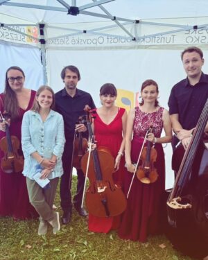 Markéta Irglová Instagram - Had a wonderful time at @festivalslunovrat with my friends from @jihoceskafilharmonie 💗 we played outdoors during sunset to a beautiful audience, what a wonderful way to celebrate summer solstice. ✨ Many thanks to all the wonderful people we met and a special thanks to my dad for organizing and accompanying us on this beautiful adventure. 💫