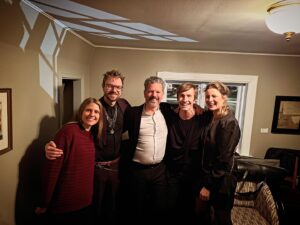 Markéta Irglová Instagram - A few things 🤗 1. I got to begin the new year by having the honor to play a mini concert with my friends @helgistrombone and @peturben at the historic @hofdi_lodge during a special night in honor of our dear mayor of Reykjavík @daguregg ♥️ thank you 🙏
2. The gorgeous painting in first photo is by @eggert.petursson , an Icelandic painter and my hero 🌟 How nice to spend time in the presence of one of your exquisite pieces dearest Eggert.
3. The sweater I am wearing, I reaaaaally wanted it for Christmas and my dear @_m_i_o_____ made sure my wish came true. There were only 20 of them made so the likelyhood was small! Thank you @bahns_rvk , for letting one of those 20 come to me ♥️ 

📸 @_m_i_o_____ & Anna Karen 🙏