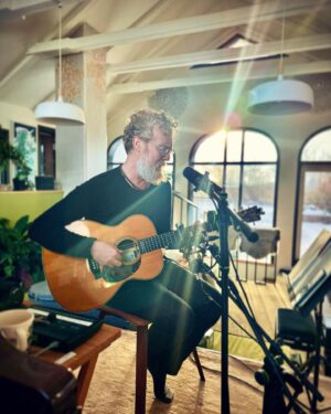 Markéta Irglová Instagram - He’s back ✍🏻 🎹 🎧 🤗 @thegingerman222