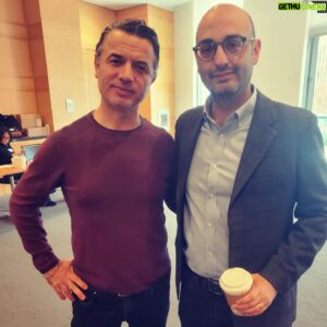 Marko Caka Instagram - Kur dëgjon më të mirët qëllimi është të mësosh sekretin e suksesit të tyre✍️

Me Jonathan Lemire, White House correspondent for Politico e TV host for morning news MSNBC.
Me Molly Jong Fast, Special reporter for  Vanity Fair 
Michael Caderon, Editor of Vanity Fair and reporter for HuffPost  NY Observer, Politico.
Brigid Bergin Citi Hall radio podcast.

Shumë shpejt  kohën  time të lirë do ta shfrytëzoj duke ju kthyer  pasionit tim të vjetër të gazetarisë me bashkëbisedim të drejtpërdrejtë (live) me opinionet mbi aktualitetin tonë të përditshëm që na rrethon.🎤📝👨‍💻