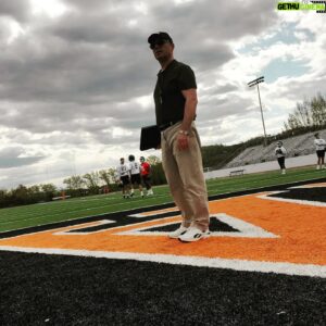 Marko Caka Instagram - My life behind the scenes 🎬🎥

#20centuryfox #biography #drama #sport  #movie #nfl #patriots #coach #character #onset #working #acting #lovemyjob #sagactor #photooftheday📷 
#actinglife #love  #instagood  #fashion #photooftheday  #beautiful  #art #photography #happy