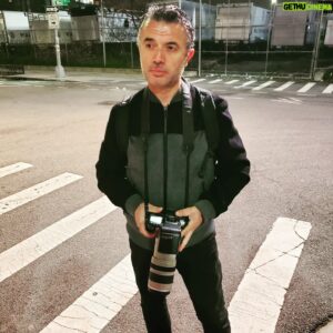 Marko Caka Instagram - My life behind the scenes 🎬🎥

Playing a  #paparazzi #celebrity
#universalstudios #comedy #movie #series #set #onset #working #paparazzi 📷 #acting #lovemyjob #sagactor #actinglife 
#love  #instagood  #fashion #photooftheday  #beautiful  #art #photography #happy