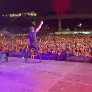 Marky Ramone Instagram - Love them❤️🥁😊👁️👁️🌪️🎸🎤💥 Get ready California Feb 15 to the 25 🌞🏝️🌴🌊🏄‍♂️🏄‍♀️