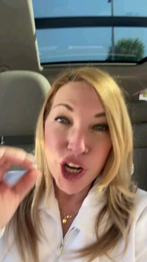 Marlene Maseda Instagram - Después de la separación, es importante evitar hablar mal del otro padre o madre frente a los hijos. Esto puede causar confusión y estrés emocional en ellos, afectando su bienestar. 

Es fundamental mantener un ambiente positivo y respetuoso, fomentando una relación sana con ambos progenitores. 

Los niños necesitan sentirse seguros y amados por ambos padres, independientemente de la situación entre ellos. 

Mantener la comunicación abierta y centrarse en el bienestar de los hijos es esencial para ayudarles a adaptarse a la nueva realidad familiar de manera saludable y constructiva.

Déjame saber que opinas y si quieres hablar de este y más temas escribe YO QUIERO para que seas parte de mi comunidad.