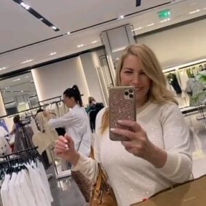 Marlene Maseda Instagram - Este mes de Mayo es uno de los meses más importantes para mi!! CELEBRO LA VIDA 💕
Elijo hacer lo que si me gusta, me enfoco en todo lo que amo y escojo a mis personas favoritas para compartir el día de mi cumpleaños.

Es un día decicado a mi 😍