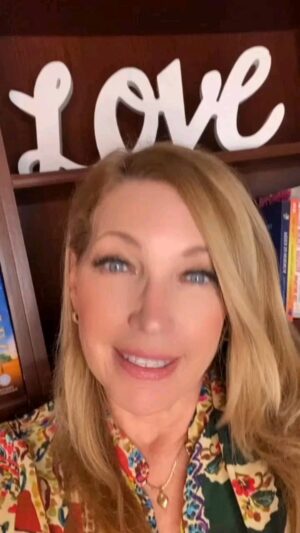 Marlene Maseda Instagram - Cuidado mujer... aveces tu pareja quiere desvalorizar tu trabajo cuando siente la amenaza de que eres competente y entonces busca hacerte sentir mal con  comentarios qué aunque él sabe que no es así trata de sacarte de tu centro de bienestar emocional y lastimarte. Sin embargo, cuando lo detectas piensas y dices: "esto no es así" "quieres hacerme sentir mal", "no lo vas a conseguir". Entonces buscas salir de esa situación como un verdadero acto de amor propio. 

Es importante aprender a poner límites y pensar en ti. La vida es una y somos instantes como para perderte en el camino, invierte en ti, aprende herramientas y tu serás tu propio testimonio. 

Si quieres empezar a trabajar en ti escribe la palabra taller y te doy más información para el próximo taller que es el 6 de abril.