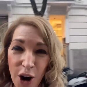 Marlene Maseda Instagram - Desde una bella ciudad de Europa te comporto que el cambio empieza con la transformación mental. Se debe dejar la vida vieja para empezar una nueva, hay que bendecir el pasado y continuar con el presente para edificar nuestra realidad.
Todo es posible si creemos en lo que no vemos aún porque siempre hay soluciones. Es decir, tener fe.

Así es que si estás pasando por momentos difíciles vive tu proceso, sin embargo, la clave está en evitar anclarte a esos sucesos.

Abrazos mi gente linda.