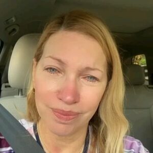 Marlene Maseda Instagram - Hoy ha sido un día de sentimientos encontrados. Me doy cuenta de todo lo vivido y de mi concepto de amor que tenía  y el que ahora he reconocido.

Creer que el amor duele surge cuando has tenido experiencias dolorosas y sobre todo en tu crianza, sin embargo, ya como una persona adulta es importante hacerte cargo de los sentimientos, sanar y perdonar. 

Te dejo contigo y mi mensaje en este día.