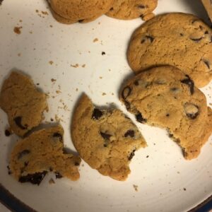 Marley Shelton Instagram - When your daughter makes homemade chocolate chip cookies while you are dieting... Breaking off a piece (or four) doesn’t count, natch! 😜