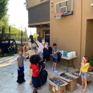 Marley Shelton Instagram - Celebrating MLK weekend by helping assemble hygiene kits for the clients of #lafamilyhousing .  This fantastic organization works to place homeless families in permanent housing.  Thank you @bondgirl529 @conniebritton @thesamshelton @jessieg12835 @karengoldfischer for donating your time, money and children for this effort.❤️