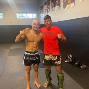 Marlon Moraes Instagram - Depois de muito tempo acabar um treino e não sentir Dor, já nem lembrava como era isso 🤣🙏🏻
Pain Free!!! I didn’t know how was punch and no shoulder pain, Finally healthy 
@andersonfrancamt @tclinicsusa 🧠 💪🏼