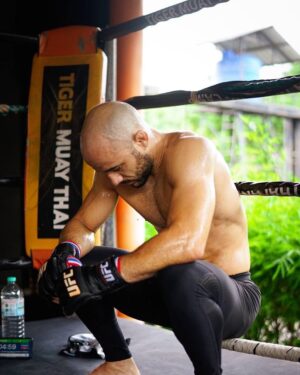 Marlon Moraes Instagram - Toda gota de Suor vai valer a Pena!!! 
Every drop of sweet will be worth of it