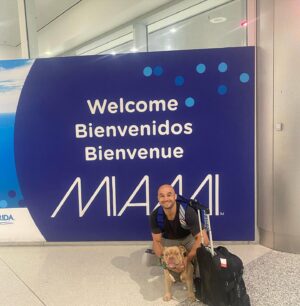 Marlon Moraes Instagram - Primeira semana com nosso Amigão Thor tenho que compartilhar para que saibam como é fácil viajar com seu amigo na cabine para qualquer lugar do Mundo 🌍 ! Você que precisa viajar com seu pet , a Embarpet e especializada na assessoria de várias modalidades de transporte de pet ! Empresa profissional , competente , nos auxiliou em todas as etapas para que eu pudesse trazer o Thor do Brasil para os Estados Unidos ! Agora a família esta toda reunida !!! Muito obrigado a @embar.pet e  @embar.travel valeu vocês são Top 😁 !!!