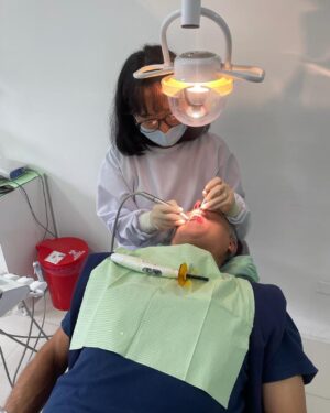 Marlon Moreno Instagram - Cuando se presenta una urgencia dental siempre tengo la tranquilidad de contar con la mejor @dra.jhoincha 
Gracias Jhoin