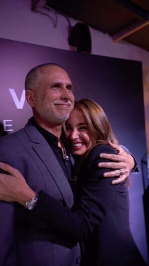 Marlon Moreno Instagram - Este hombre maravilloso y yo celebramos el cine, la música, el valor del tiempo y los buenos amigos. Gracias @raymondweil por hacernos parte de su familia! @timesquarecol @jramosama @marlonmorenos ⌚️🖤