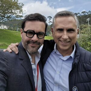 Marlon Moreno Instagram - Actuar al lado de @marlonmorenos es hacer una Master Class de actuación gratis todos los días.
#caballo