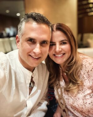 Marlon Moreno Instagram - Y nos despedimos del 2023 muy agradecidos por todo y por todos con la seguridad de que el 2024 va a ser aún mejor. Feliz año 🥂🎊🎆