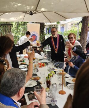 Maroun Chedid Instagram - It was amazing having all of you at @ritagegarden on World Chaîne Day! @chainedesrotisseurs_lebanon 

#chainedesrotisseurs #worldchaineday #RitageGarden #gatheringslikethese #Lebanon