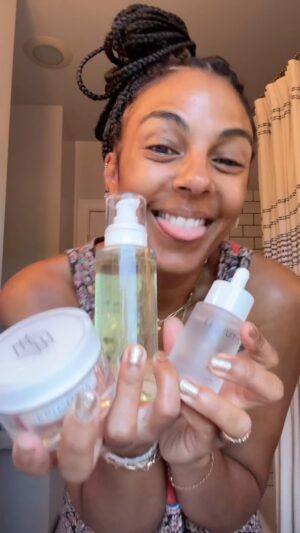 Marsha Thomason Instagram - I was gifted these gorgeous @epicutis products and have been using them for the past couple of weeks. I love them! My skin is glowing. Thank you @burke_ramos_wellness_studio for introducing me to these game changers!