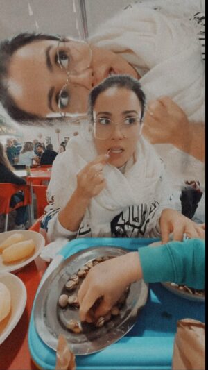 Marta Andrino Instagram - SANTOS é caracóis
SANTOS é sardinhas 
SANTOS é carrosséis 
SANTOS é marchas 
SANTOS é …. (completa nos comentários)