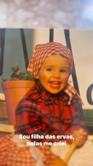Marta Andrino Instagram - Menina do Campo desde 1987 🌸 #saloia