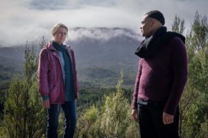 Marta Dusseldorp Instagram - Stella, Sammi and nature's finest.
Love your work @ilaiswindells. 
Bay of Fires Episode 6 coming up on @abctv
.
.
.
.
#bayoffirestv 
@screenaustralia @screentasmania 
@fremantle
@fremantleaus 
@wearevicscreen