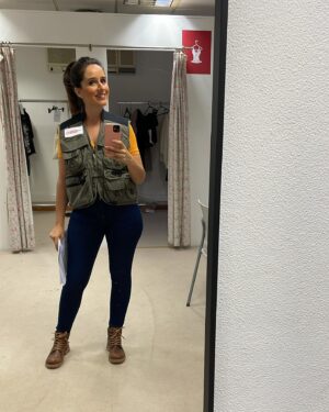Marta Fernandes Instagram - Foi uma alegria! O episódio n°8 da série “A Casa de Aurora” em que eu participei já está disponível na @opto.sic. Obrigada a todo o elenco e equipa que me receberam com muita consideração e boa disposição. Foi de recordar. 
#atriz #tv #série #act #humor #sic