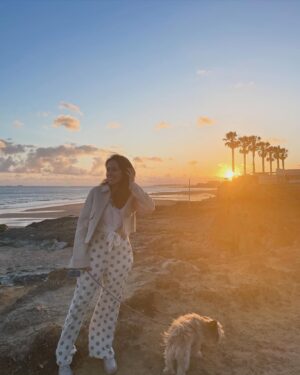 Marta Fernandes Instagram - Aleatórias da semana.
1. pôr de sol e amor
2. camarins 
3. um estúdio é sempre um lugar feliz
4. conversa boa