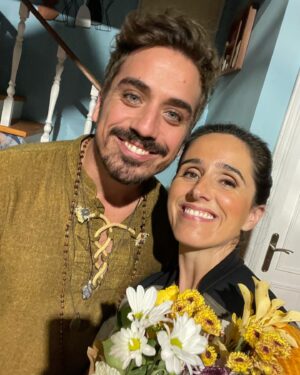 Marta Fernandes Instagram - Foi uma alegria! O episódio n°8 da série “A Casa de Aurora” em que eu participei já está disponível na @opto.sic. Obrigada a todo o elenco e equipa que me receberam com muita consideração e boa disposição. Foi de recordar. 
#atriz #tv #série #act #humor #sic