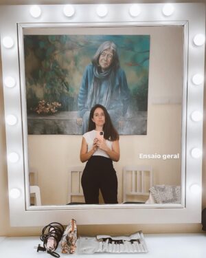 Marta Fernandes Instagram - Aleatórias da semana.
1. Mar
2. Teatro
3. Mar 
4. Teatro 
5. Teatro 
6. Amor
7. Amor 
8. Céu