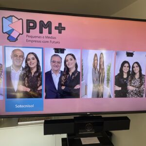 Marta Leite de Castro Instagram - Happy New Year 2024🥂

2023 que grande ano, muito simbólico para mim!
Foi um ano de muitas estreias!
Mudei de estaçao! Passei da Rtp internacional para a CNN Portugal!
Estreia do Pitch, magazine de marcas🤩 e da serie documental, Marcas com História😊 que me tem levado a mostrar lugares incriveis do nosso país!

Estreou o formato digital, Radar N360 no portal Sapo! O Pm  continuou com a missao de mostrar as nossas PME!

A Mia fez 18 anos e entrou em Bath University! Um orgulho vê-la a ir atrás dos seus sonhos!❤️

Fiz muitas apresentações e debates como tanto gosto e onde conheço sempre pessoas e projetos interessantes!🙏

Nasceu a minha primeira sobrinha! 😍

Viajei! E muitas dessas viagens com amigos e para rever amigos! Comecei o ano de 2023 com a boa energia da Baía e voltei agora à Baía com as minhas filhas para fechar o ano em familia!🥰

Agora que o ano começou, tudo ainda por fazer! 🌠