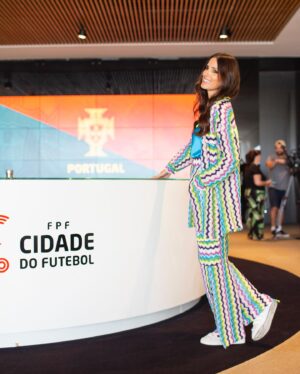 Marta Leite de Castro Instagram - Pitch desta semana na Cidade do futebol!

Lookezinho: @sahocoficial