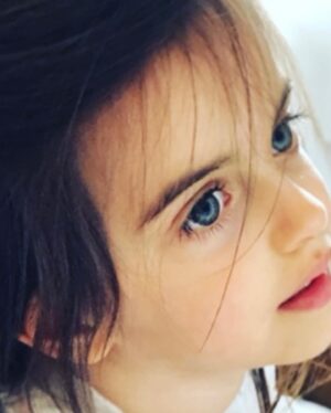 Marta Leite de Castro Instagram - A minha Princesa mais nova faz 10 anos ❤️ que caminhada tão boa que tem sido 😍 e o quanto gostamos de rir juntas, que sentido de humor incrível 🥰 o meu amor por si é sem medida! Caetana mais querida!
