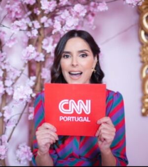Marta Leite de Castro Instagram - Tantas vidas numa! Gratidão e felicidade definem este momento da minha versão 4.5!
Mas o que fica? 
Foco! 
Nas minhas filhas (SEMPRE E ACIMA DE TUDO), na família, nos amigos, no trabalho, nas viagens e nos novos projetos e e ❤️