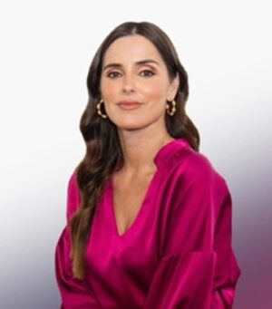 Marta Leite de Castro Instagram - Tantas vidas numa! Gratidão e felicidade definem este momento da minha versão 4.5!
Mas o que fica? 
Foco! 
Nas minhas filhas (SEMPRE E ACIMA DE TUDO), na família, nos amigos, no trabalho, nas viagens e nos novos projetos e e ❤️