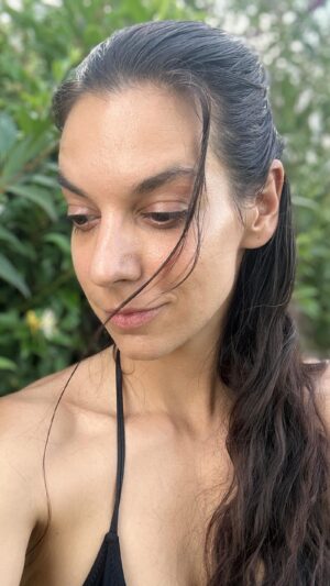 Marta Ondráčková Instagram - HYDRATACE A JEDNODUCHÁ “LETNÍ” MASÁŽ.
V létě je TAK důležité o pleť pečovat a přitom se nám často TAK nechce.
Mám pro vás tip na účinnou hydrataci v podobě séra AQUA SPLASH od @yageorganics 
Když si k němu dopřejete ještě rychlou masáž, budete zářit celé léto.

#udrzksicht #hydratace #biokosmetika #prirodnipece #milujuse #pecujuosebe #yageritual #cleanbeauty #chranicojevzacne #aquasplash