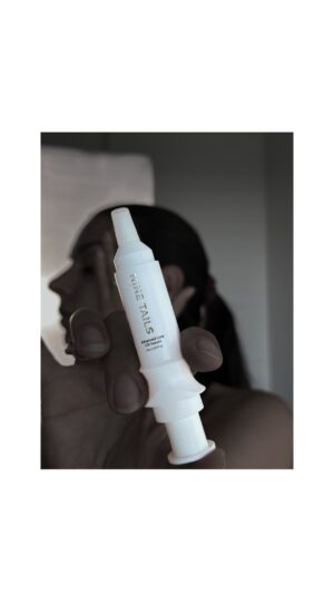 Marta Ondráčková Instagram - NENÍ SÉRUM JAKO SÉRUM. Do 4.10. dostanete k nákupu u @puredistrict jako dárek sérum Perpetuum v hodnotě 495,- s kódem Marta. A ve videu to máte všechno důkladně vysvětlené, naaplikované, vmasírované. Teď už stačí jen vybrat. Nebo si pořídit všechny na střídačku :-)

#udrzksicht #serum #skincare #masage