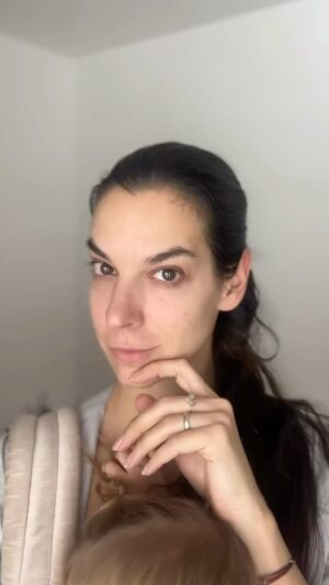 Marta Ondráčková Instagram - VŠE PO ČEM TOUŽÍTE, ať se vám v roce 2024 splní! Kdo prahem po očích bez sladkých víček, tady je malá inspirace. #vyzvaudrzksicht 
Tak pa v příštím roce 💋

#udrzksicht