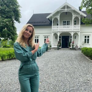 Marte Stokstad Instagram - På tide å gjette litt igjen! Sesong 2 av «Hvem bor her» er i gang - kommer på Nrk 30 august🏡
