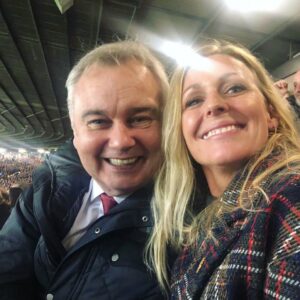 Marte Stokstad Instagram - I går møtte jeg en TV stjerne fra England på Old Trafford, som jeg ikke visste var TV stjerne..men så han fortalte han meg det. Og tror du ikke han var på TV i dag tidlig da! @eamonnholmes #manchesterunited