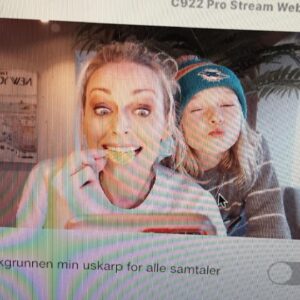 Marte Stokstad Instagram - Linjene funker! Kjører lørdagsrådgivning fra egen stue i kveld : «Alle mot 1» kl 19.50 med @abuhus ⭐️ Målet er å gjøre deltager Michael rik! @nrkunderholdning