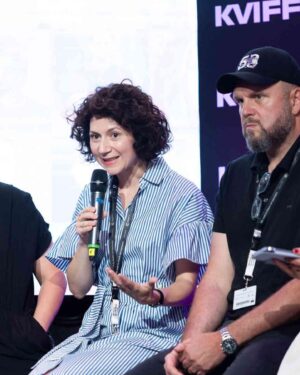 Martha Issová Instagram - Z celého 🤍 děkuji mému milému @kviff . Za filmy, setkání, srandu, glamour a pocit velikýho štěstí z existence otevřené a imaginativní komunity filmařů celého světa. Ať žije film! Ať žije Mezinárodní Filmový Festival Karlovy Vary!

Za šaty děkuji:

@zalando 
@friendly___friends 

Za péči:

@elleczech 
@radka_sirkova 
@margitavisage 
@tylmarty 
#ellebeautylounge 

Fotky jsou z panelové diskuze pro @actorsmap společně s @katerinaoujezdska a můj milovaný @dondricek , představení filmu Buko s Alicí Nellis a z rozhovoru s @cestmirstrakaty pro @kvifftv