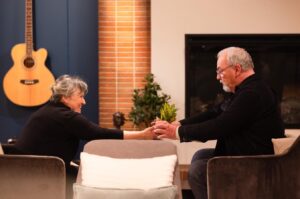 Marthe Laverdière Instagram - J'ai eu le bonheur de participer à l'émission @latour.tva et ce sera diffusé ce soir à 19 h 30 sur les ondes de TVA. 🥰 
Ces quelques photos vous permettront de constater à quel point j'ai été bien reçue et quelles belles rencontres j'ai faites. Merci de l'invitation, on reprend ça n'importe quand! 🪴

📸 @Marc-André Lapierre