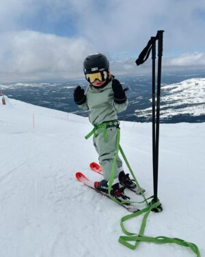 Martin Björk Instagram - 10 härliga moments från April. Vilket är ditt bästa Aprilminne?😍

1. Stella nattar med pappa för första gången
2. Barnfri lunch i Stockholm
3. Första vårvärmen kom till Åre
4. Ungarna slocknar som vanligt i bilen
5. Utekväll med bästis o hans son
6. Fabbe åkte högst upp på Åreskutan 
7. Stella fick hänga på i ryggsäcken
8. Hjälmprovning för cykelsäsongen
9. 24h event på båt
10. Jag o drottning Silvia