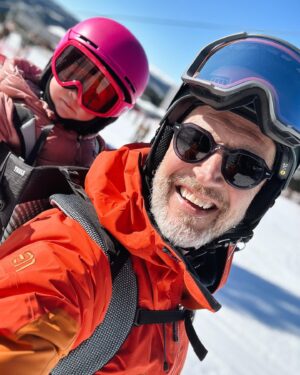 Martin Björk Instagram - 10 härliga moments från April. Vilket är ditt bästa Aprilminne?😍

1. Stella nattar med pappa för första gången
2. Barnfri lunch i Stockholm
3. Första vårvärmen kom till Åre
4. Ungarna slocknar som vanligt i bilen
5. Utekväll med bästis o hans son
6. Fabbe åkte högst upp på Åreskutan 
7. Stella fick hänga på i ryggsäcken
8. Hjälmprovning för cykelsäsongen
9. 24h event på båt
10. Jag o drottning Silvia